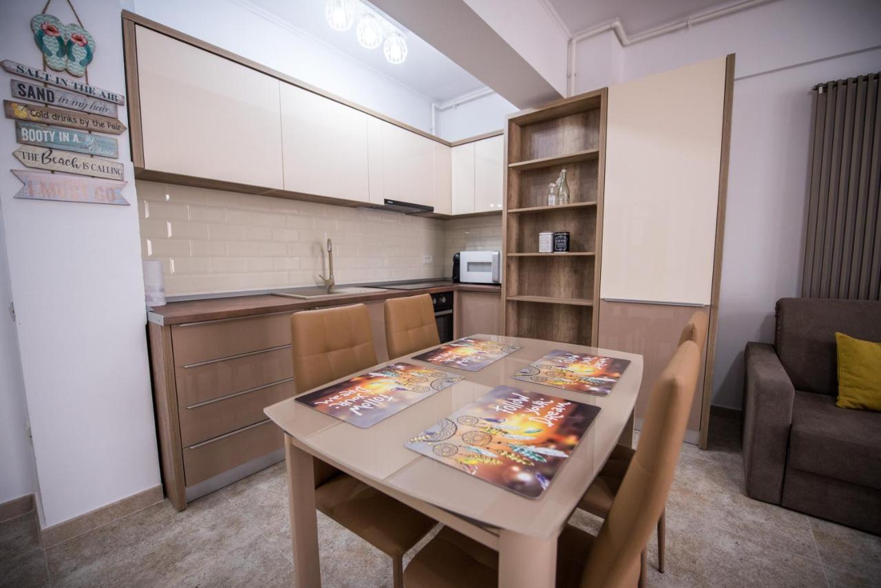 Moonlight Apartment Mamaia